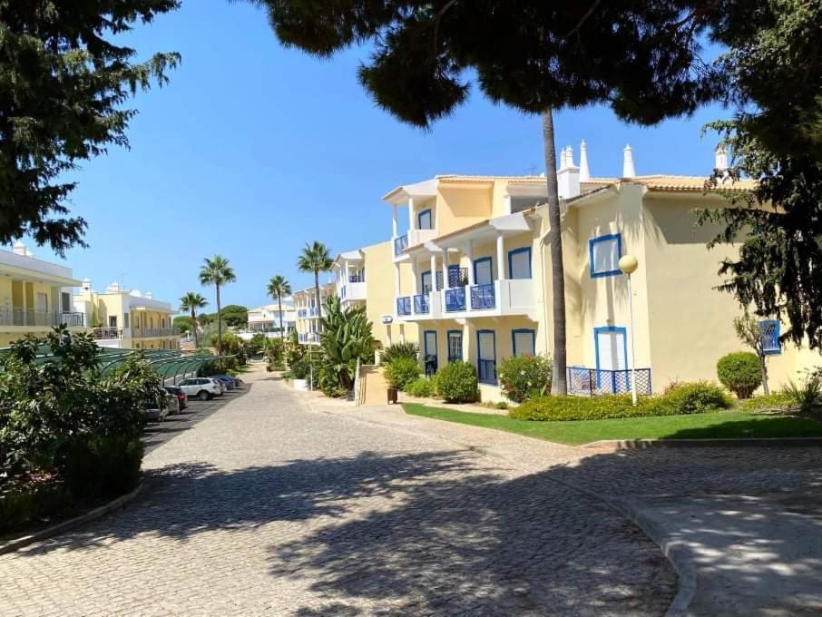 Flamingos Apartment With 2 Swimming Pool Com Check In E Check Out Ao Domingo Em Julho E Agosto Albufeira Exterior foto